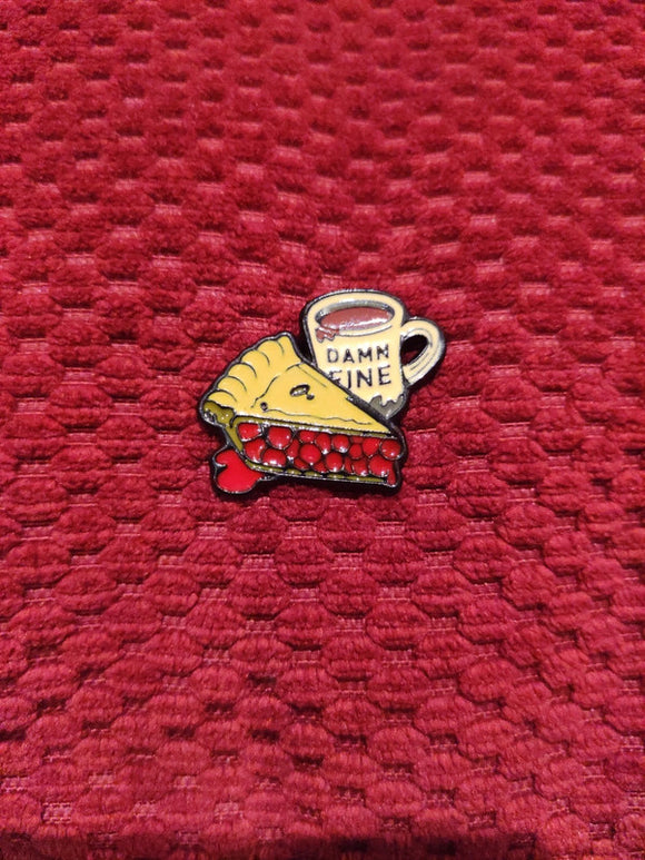 'Twin Peaks Damn good' Enamel pin - Mycomicshop.be