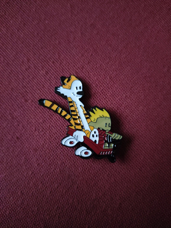 'Calvin and Hobbes cart' Enamel pin - Mycomicshop.be