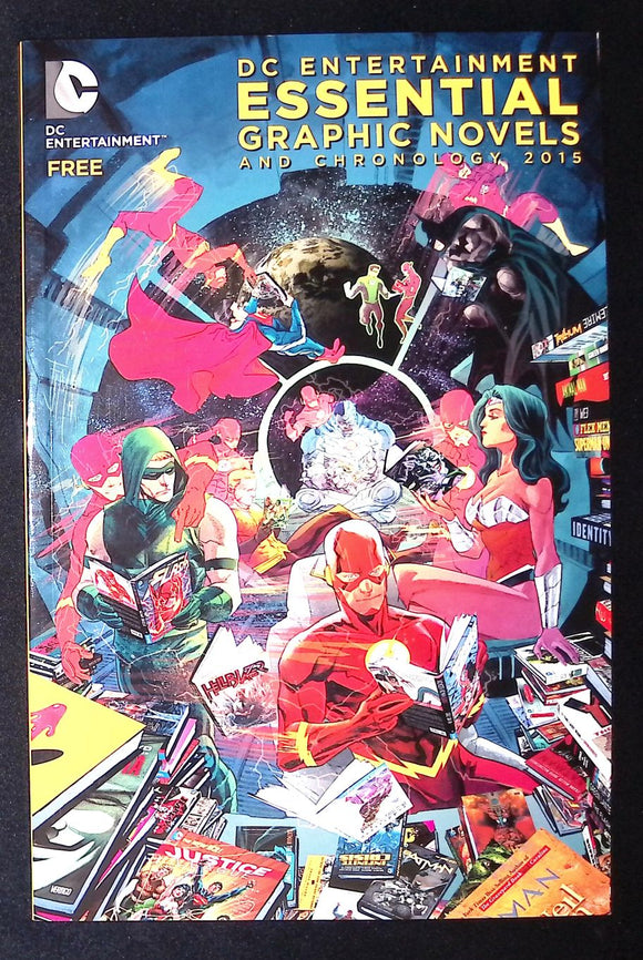DC Entertainment Essential Graphic Novels and Chronology SC (2015) - Mycomicshop.be
