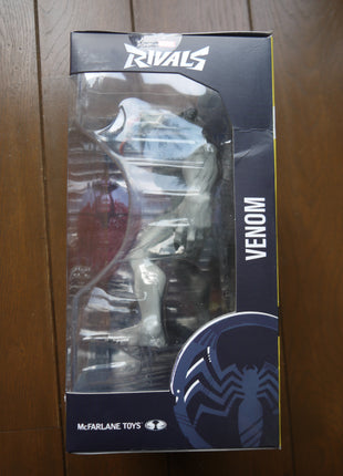 Marvel Rivals Collection Venom Red Platinum Edition 24 cm action figure in damaged packaging