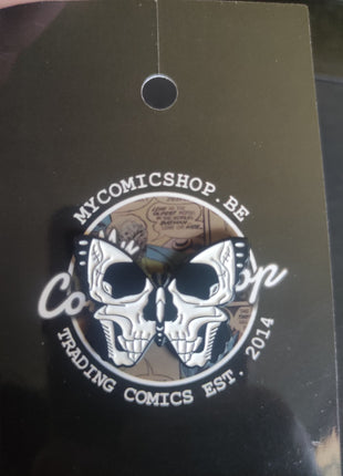 'Butterfly Skull' enamel pin - Mycomicshop.be