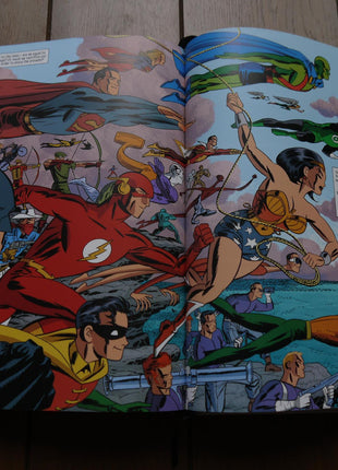 Absolute DC The New Frontier HC (2006) - Mycomicshop.be