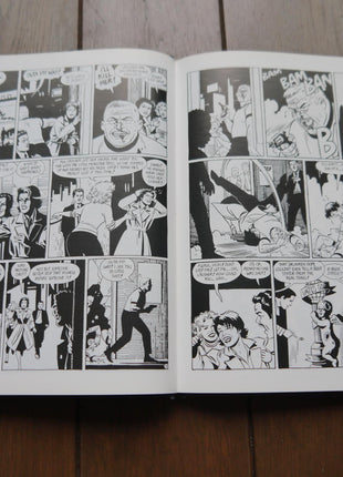 House of Raging Women HC (1988 FB) Signed - Mycomicshop.be