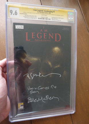 I Am Legend Awakening (2007) 1 CGC 9.6 Signed - Mycomicshop.be