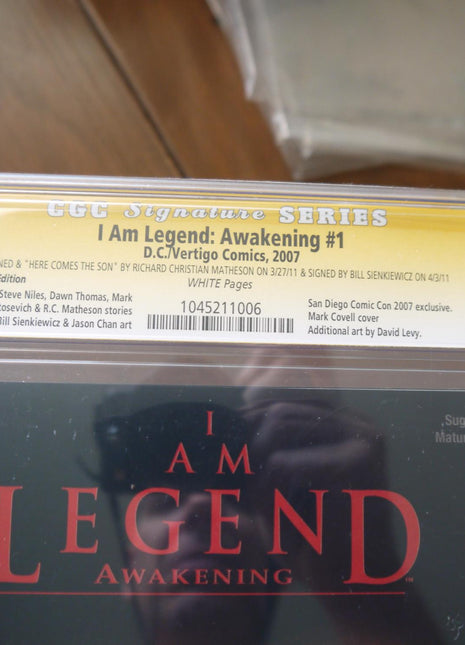 I Am Legend Awakening (2007) 1 CGC 9.6 Signed - Mycomicshop.be