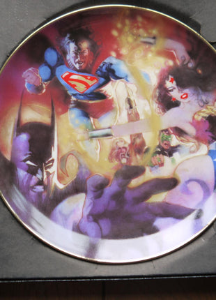 Warner Brothers Justice League Plate Collectors Edition 221 Bill Sienkiewicz - Mycomicshop.be