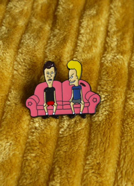 'Beavis & Butthead sofa' enamel pin - Mycomicshop.be