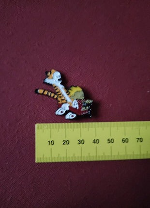 'Calvin and Hobbes cart' Enamel pin - Mycomicshop.be
