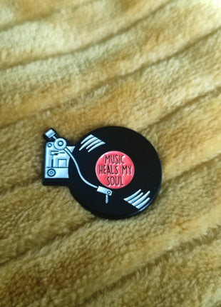 Enamel pin "Music heals my soul" - Mycomicshop.be