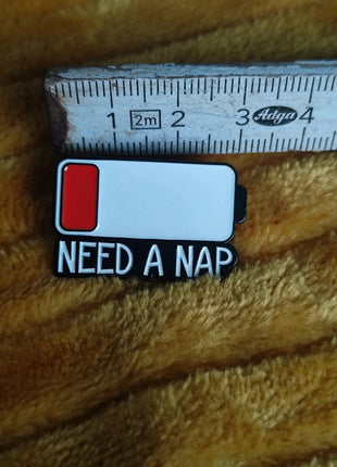 Enamel pin "Need a nap" - Mycomicshop.be