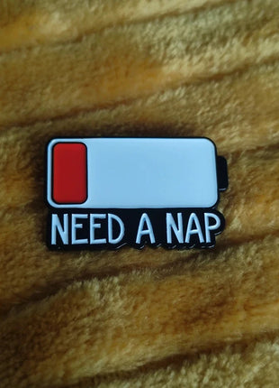Enamel pin "Need a nap" - Mycomicshop.be