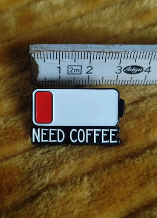 Enamel pin "Need Coffee" - Mycomicshop.be