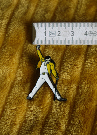 'Freddie Mercury Queen' enamel pin - Mycomicshop.be