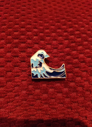 Great wave of Kanagawa enamel pin - Mycomicshop.be