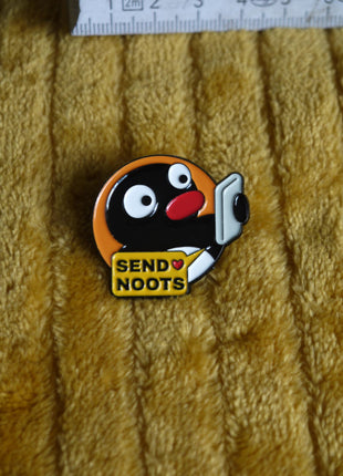 'Pingu - Send Noots' enamel pin - Mycomicshop.be