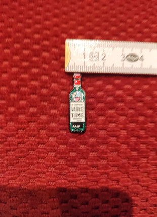 "Wine Time" Enamel Pin - Mycomicshop.be